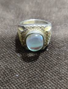 Cincin Timbul Cahaya Ikut Warna Situasi Lokasi