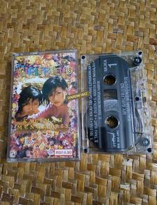kaset My Girlfriend 
Kalimah Mengguris