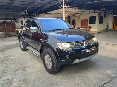 Mitsubishi Triton in Kajang, SGR