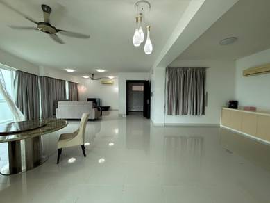 Condominium For Rent in Gurney Paragon