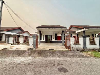 Semi-Detached House For Sale in Cheng,MLK