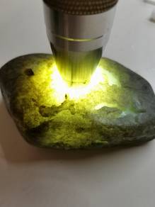 Bongkah Mentah Jadeite Burma (Type A) Hijau Muda