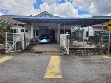 Semi-Detached House For Sale in Sikamat,NSN
