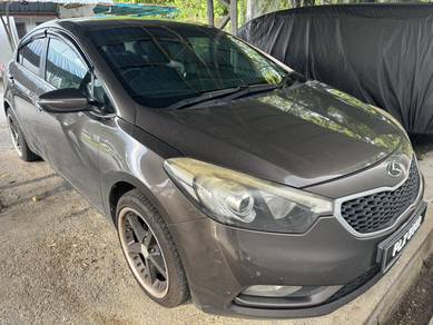 Kia Cerato YD in Gerik, PRK