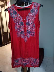 Red colour kurti, new not worn 