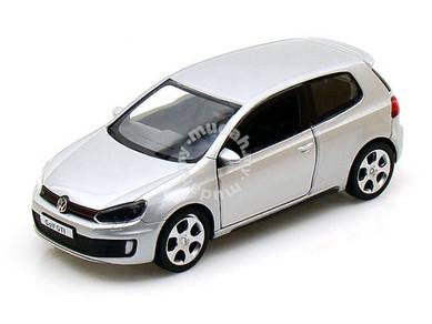 Volkswagen Golf GTI silver 1/36 model car