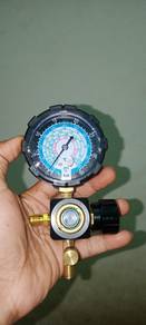 single-port analog manifold gauge with a control v