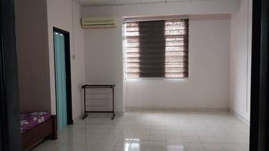 Room in Shah Alam, SGR