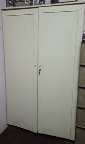 Almari Pakaian 2 Pintu