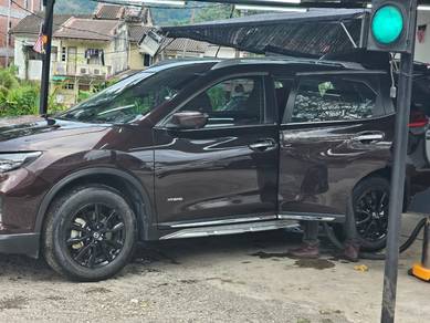 Nissan X-Trail X-CVT HYBRID in Ampang, KUL