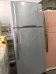 Toshiba 2 Pintu Peti Sejuk Fridge Ais Refrigerator
