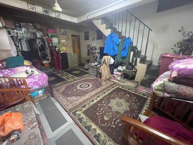 Terraced House For Sale in Tanjong Karang,SGR