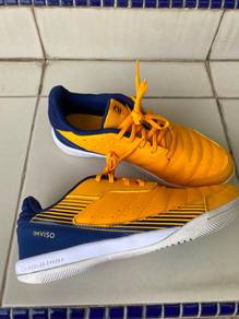 DECATHLON Eskudo Futsal UK4 / 23.5CM