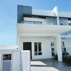 Semi-Detached House For Sale in Mantin,NSN