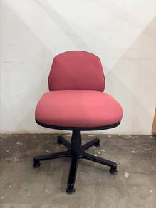 office chair. kukuh berat. boleh naik turun
