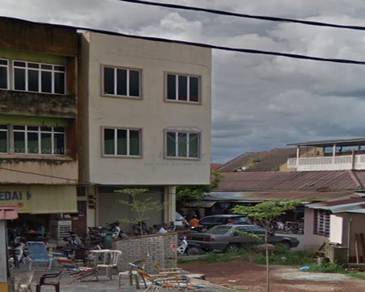 Shop lot For Sale in Triang,PHG