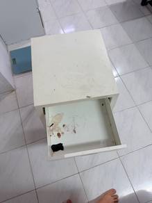 meja tepi katil ikea besi