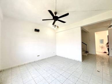 Apartment For Sale in Sri Awana Townhouse