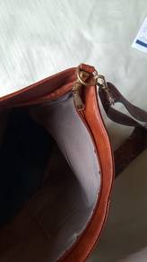 suitable handbag 👜