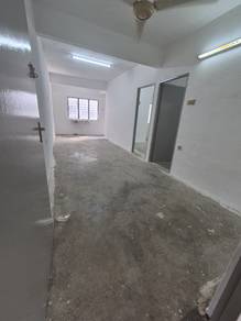 Flat For Rent in Taman Merak