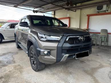 Toyota Hilux ROGUE in Kuching, SWK