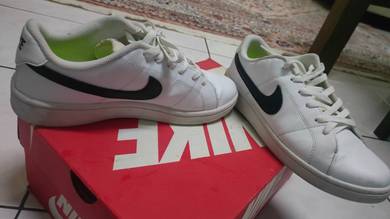 Kasut NIKE (AL-IHSAN)