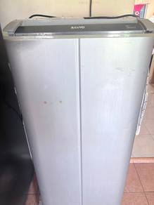 Fridge Sanyo 153L