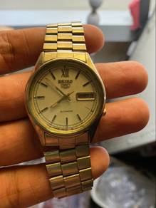 Seiko 5 Automatic Silver Roman 12 Indicator Watch