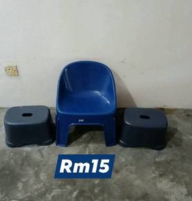 3 mini chairs