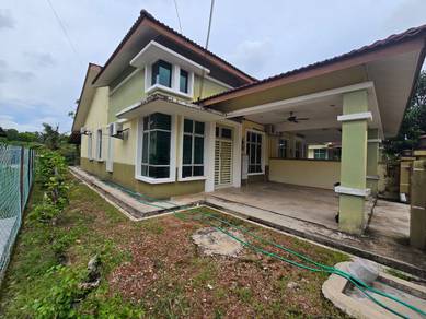 Semi-Detached House For Sale in Bukit Rambai,MLK