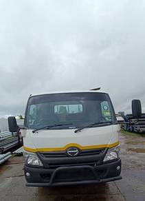 Lorry HINO XZU720R for sale