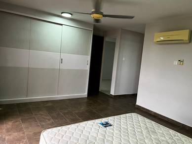 Condominium For Sale in Puncak Luyang Condominium