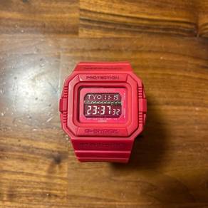 Jam digital G-SHOCK (merah merah jambu)