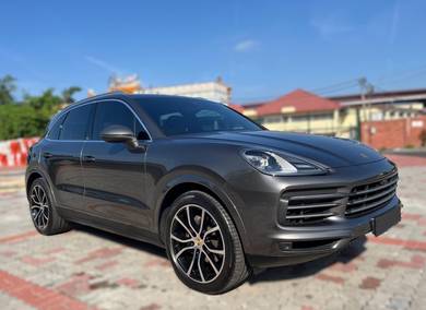 Porsche Cayenne BASE in KLCC, KUL