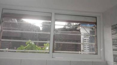 Tingkap Sliding Bilik Air - (Aluminium-Kaca)