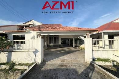 Semi-Detached House For Sale in Miri,SWK