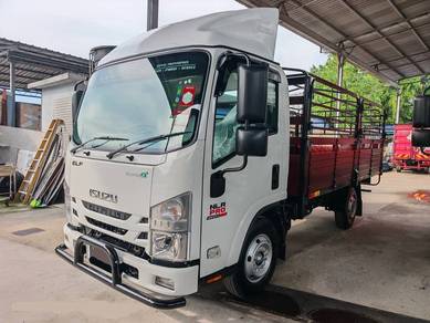 2025 Isuzu NLR77UEE-A (UBS) KARGO AM 13'1