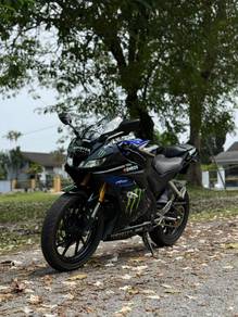 Yamaha R15