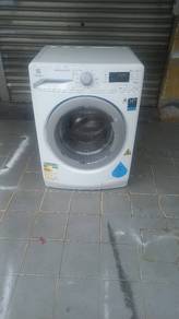 Electrolux combo 2in1 washer 7kg dryer 5kg