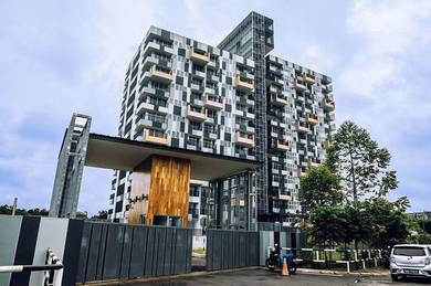 Condominium For Sale in Eden-on-the-Park