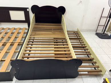single pullout bed