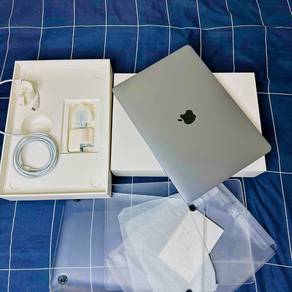 MacBook Air M1 | 8/256 | Full Set | Clean|Free gft
