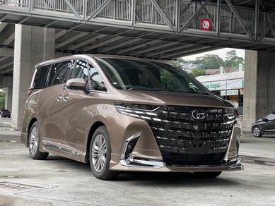 Toyota Alphard Z in KLCC, KUL