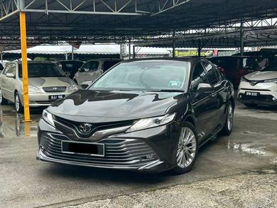 2019 Toyota Camry V