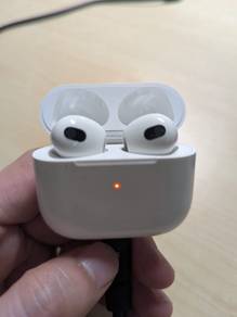 Apple AirPods 3rd Gen ( wireless charging case )