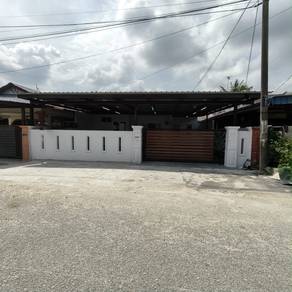 Semi-Detached House For Sale in Lunas,KDH