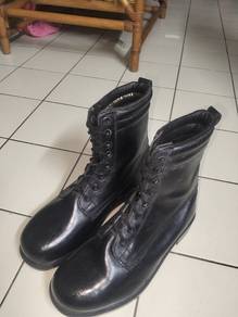 spike boot isu saiz 8