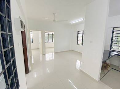 Flat For Sale in Taman Molek