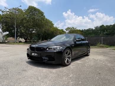 2013 BMW M5 (CBU)