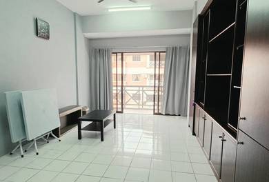 Condominium For Rent in Evergreen Park